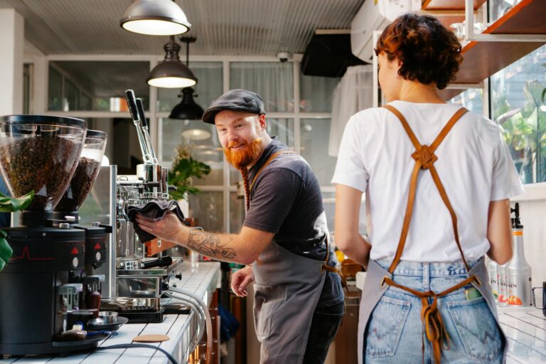 Zukunftsweisende Raumgestaltung: Natürliche Akustikpaneele aus Espressobohnen