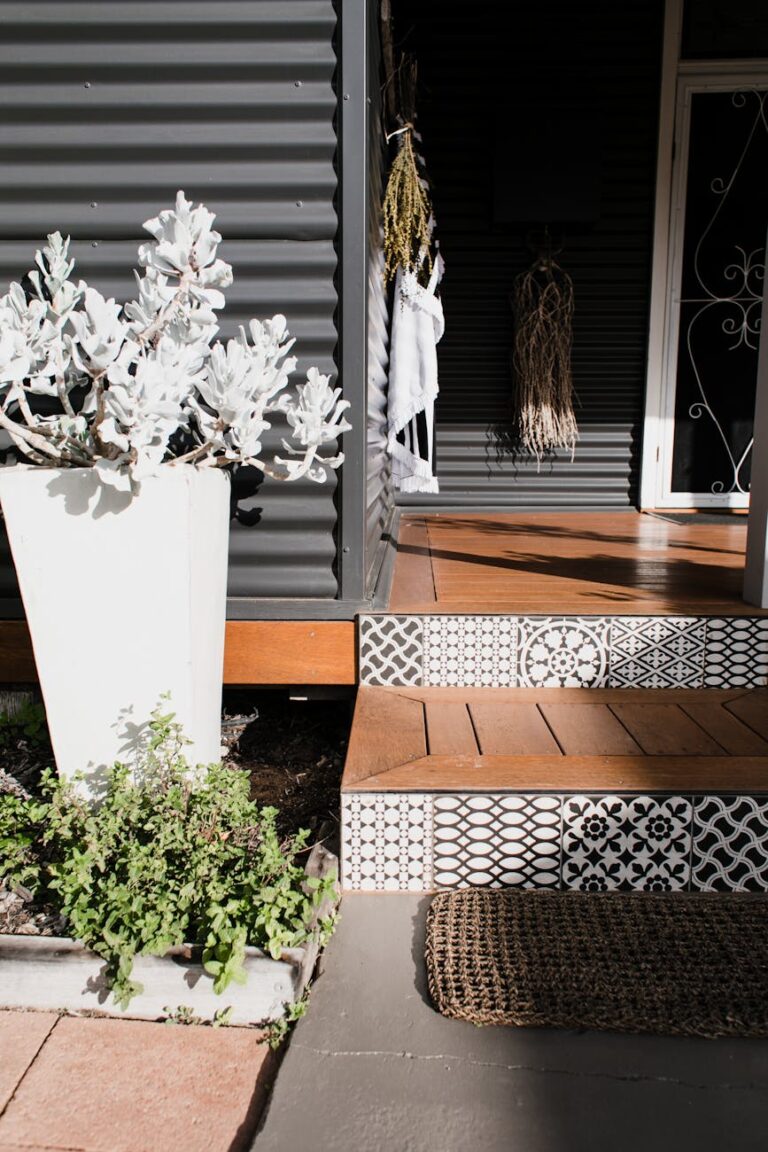 Verdunstend kühlen statt kühlen: Poröse Keramikregale als stromlose Frischezonen für Küche und Wohnzimmer